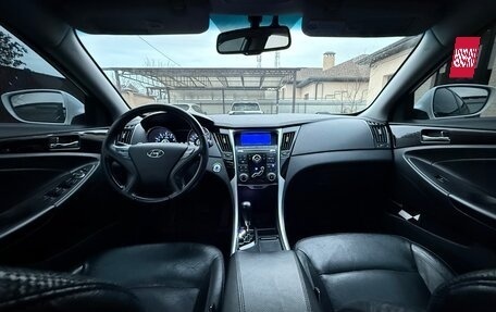 Hyundai Sonata VI, 2011 год, 1 000 000 рублей, 10 фотография