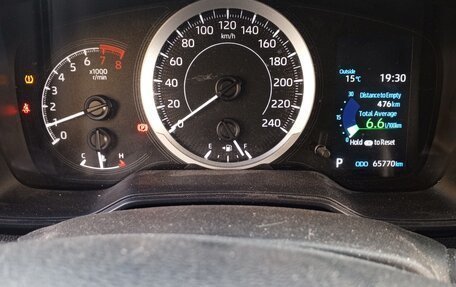 Toyota Corolla, 2022 год, 1 900 000 рублей, 3 фотография