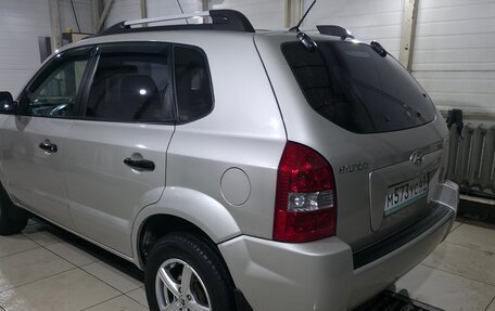 Hyundai Tucson III, 2008 год, 699 000 рублей, 3 фотография