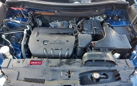 Mitsubishi Outlander III рестайлинг 3, 2015 год, 1 700 000 рублей, 38 фотография