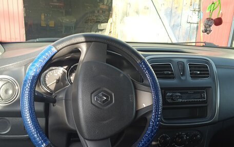 Renault Logan II, 2015 год, 750 000 рублей, 5 фотография