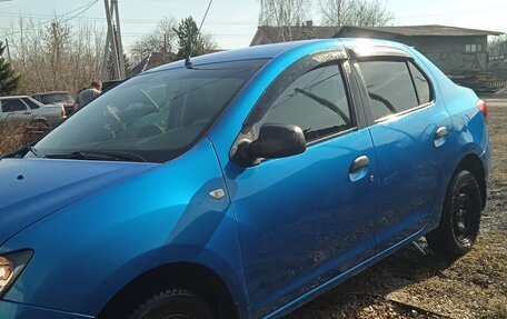 Renault Logan II, 2015 год, 750 000 рублей, 4 фотография