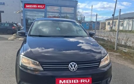 Volkswagen Jetta VI, 2013 год, 950 000 рублей, 1 фотография