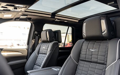 Cadillac Escalade V, 2024 год, 17 200 000 рублей, 17 фотография