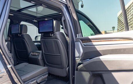 Cadillac Escalade V, 2024 год, 17 200 000 рублей, 26 фотография