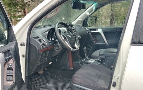 Toyota Land Cruiser Prado 150 рестайлинг 2, 2014 год, 3 300 000 рублей, 8 фотография