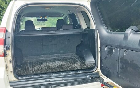 Toyota Land Cruiser Prado 150 рестайлинг 2, 2014 год, 3 300 000 рублей, 11 фотография