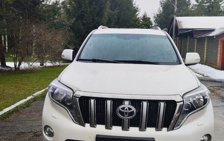Toyota Land Cruiser Prado 150 рестайлинг 2, 2014 год, 3 300 000 рублей, 14 фотография