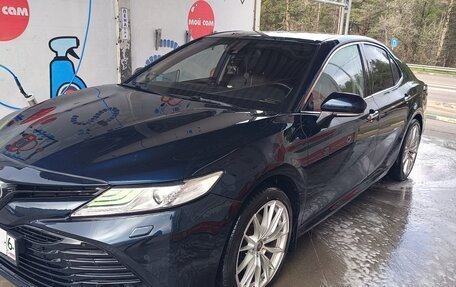 Toyota Camry, 2018 год, 2 870 000 рублей, 4 фотография