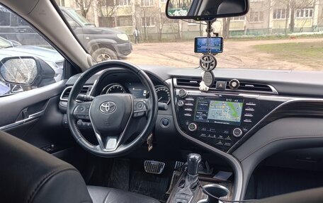 Toyota Camry, 2018 год, 2 870 000 рублей, 7 фотография