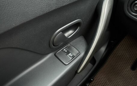 Renault Logan II, 2019 год, 968 000 рублей, 12 фотография