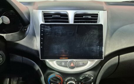 Hyundai Solaris II рестайлинг, 2013 год, 750 000 рублей, 17 фотография