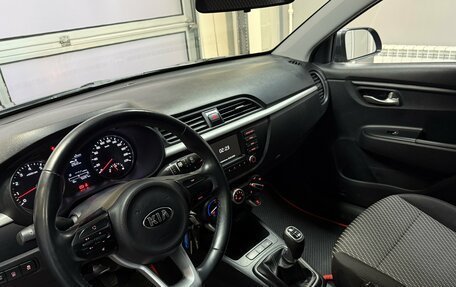 KIA Rio IV, 2018 год, 1 649 000 рублей, 9 фотография