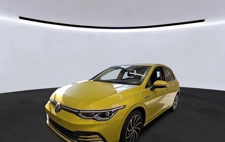 Volkswagen Golf VIII, 2022 год, 2 092 000 рублей, 1 фотография