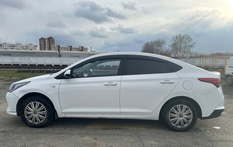 Hyundai Solaris II рестайлинг, 2021 год, 1 450 000 рублей, 6 фотография