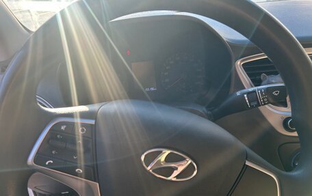 Hyundai Solaris II рестайлинг, 2021 год, 1 450 000 рублей, 25 фотография