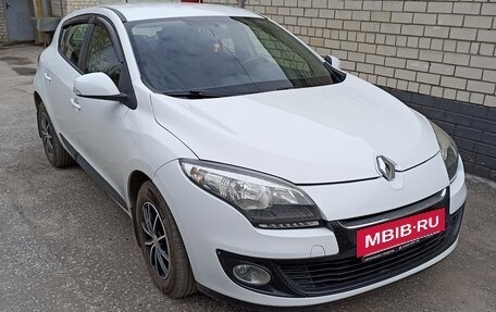 Renault Megane III, 2013 год, 800 000 рублей, 2 фотография