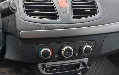 Renault Megane III, 2013 год, 800 000 рублей, 24 фотография