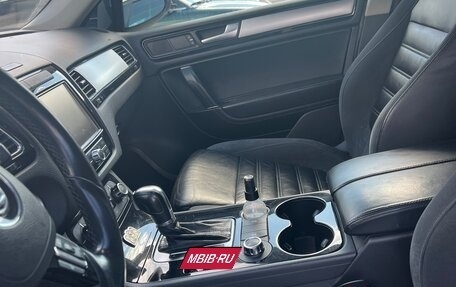 Volkswagen Touareg III, 2011 год, 850 000 рублей, 7 фотография