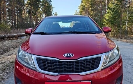 KIA Rio III рестайлинг, 2013 год, 690 000 рублей, 2 фотография