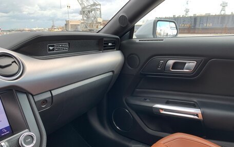 Ford Mustang VI рестайлинг, 2020 год, 3 550 000 рублей, 6 фотография