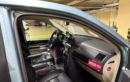 Chrysler Voyager IV, 2010 год, 1 350 000 рублей, 8 фотография