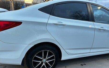 Hyundai Solaris II рестайлинг, 2012 год, 600 000 рублей, 10 фотография