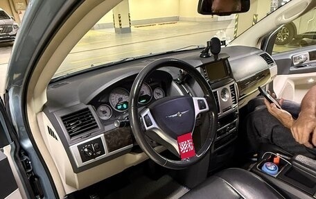 Chrysler Voyager IV, 2010 год, 1 350 000 рублей, 9 фотография