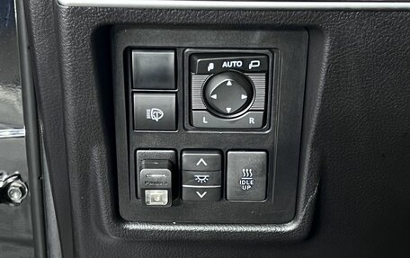 Toyota Land Cruiser Prado 150 рестайлинг 2, 2018 год, 5 250 000 рублей, 19 фотография