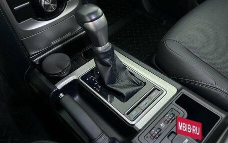 Toyota Land Cruiser Prado 150 рестайлинг 2, 2018 год, 5 250 000 рублей, 16 фотография