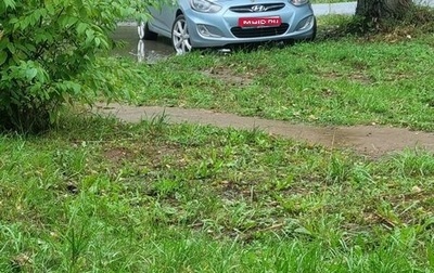 Hyundai Solaris II рестайлинг, 2011 год, 750 000 рублей, 1 фотография