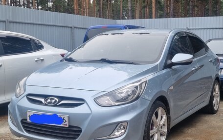 Hyundai Solaris II рестайлинг, 2011 год, 750 000 рублей, 3 фотография