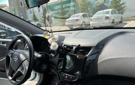 Hyundai Solaris II рестайлинг, 2016 год, 920 000 рублей, 4 фотография