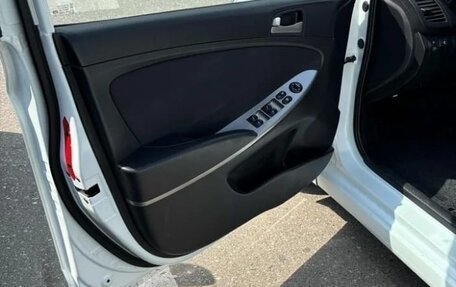 Hyundai Solaris II рестайлинг, 2016 год, 920 000 рублей, 5 фотография