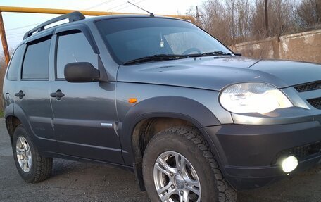 Chevrolet Niva I рестайлинг, 2009 год, 350 000 рублей, 4 фотография