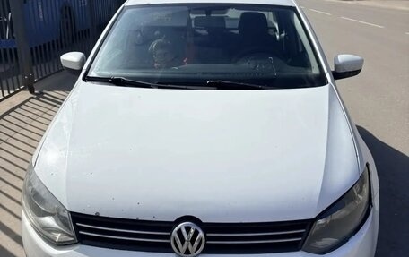 Volkswagen Polo VI (EU Market), 2014 год, 900 000 рублей, 2 фотография