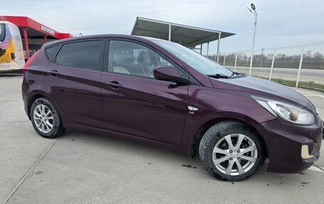 Hyundai Solaris II рестайлинг, 2012 год, 800 000 рублей, 4 фотография