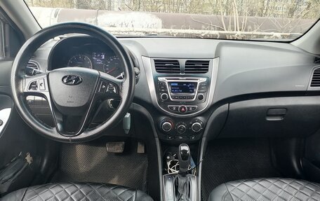 Hyundai Solaris II рестайлинг, 2015 год, 980 000 рублей, 21 фотография