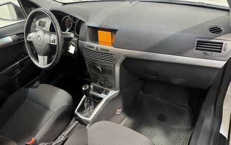 Opel Astra H, 2013 год, 699 800 рублей, 3 фотография