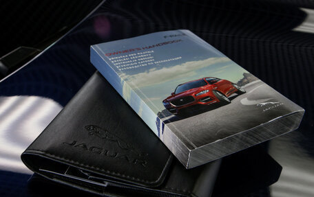 Jaguar F-Pace, 2017 год, 3 148 000 рублей, 12 фотография