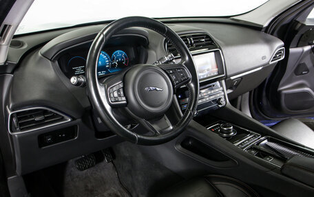 Jaguar F-Pace, 2017 год, 3 148 000 рублей, 21 фотография