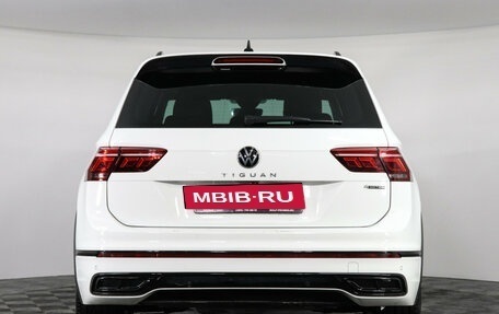 Volkswagen Tiguan II, 2021 год, 3 299 000 рублей, 6 фотография