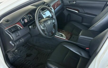 Toyota Camry, 2014 год, 1 620 000 рублей, 10 фотография