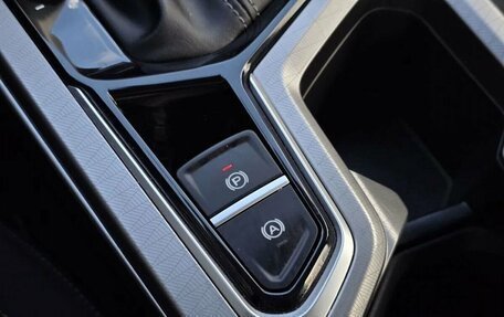 Geely Emgrand, 2024 год, 1 570 000 рублей, 16 фотография