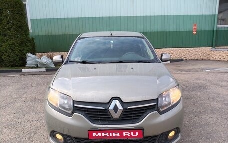 Renault Sandero II рестайлинг, 2015 год, 580 000 рублей, 1 фотография