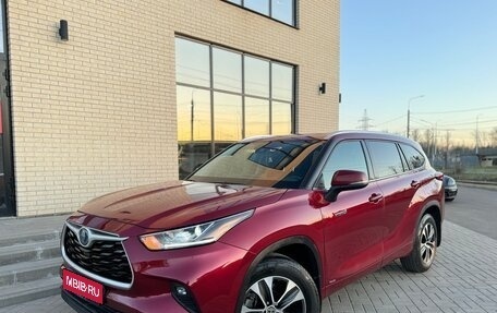 Toyota Highlander, 2021 год, 4 350 000 рублей, 1 фотография