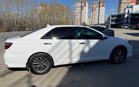 Toyota Camry, 2017 год, 2 125 000 рублей, 4 фотография