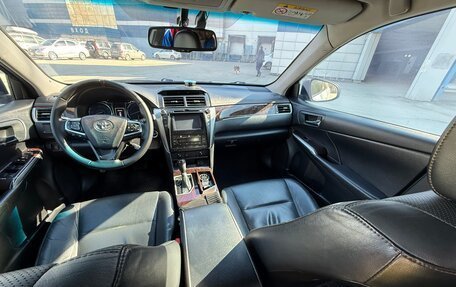 Toyota Camry, 2017 год, 2 125 000 рублей, 5 фотография