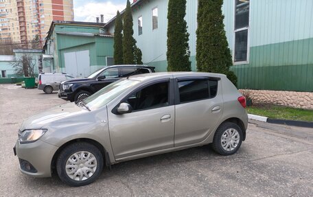 Renault Sandero II рестайлинг, 2015 год, 580 000 рублей, 2 фотография