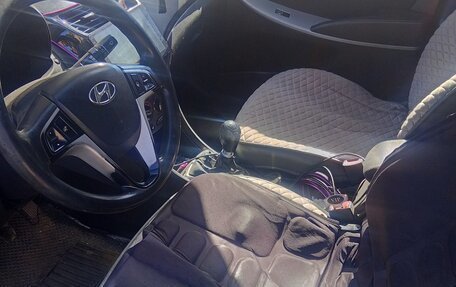 Hyundai Solaris II рестайлинг, 2012 год, 485 000 рублей, 4 фотография